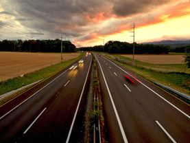 road-932871_1280.jpg 1